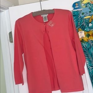 Women’s 3/4 sleeve sweater in Coral!